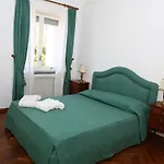 Oda ve Kahvaltı La Cicas 4*