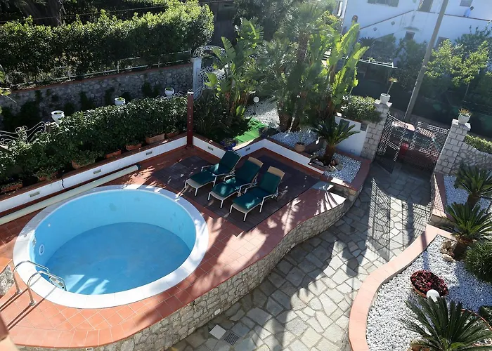 Bed and Breakfast La Cicas 4*